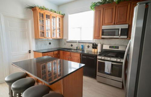 City Villa Sleeps 10-20 Free TV & Parking - Foto 9