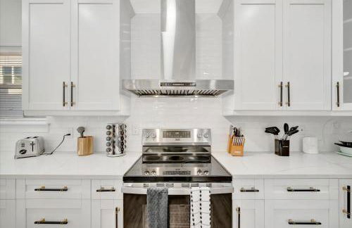 4br3ba Modern Sleeps 10 8 Minutes to Raymond James - Foto 24