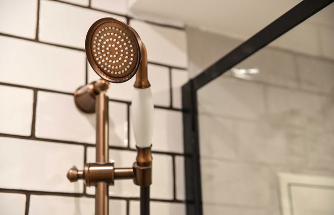 The Majestic Garden Suite - Photo 25