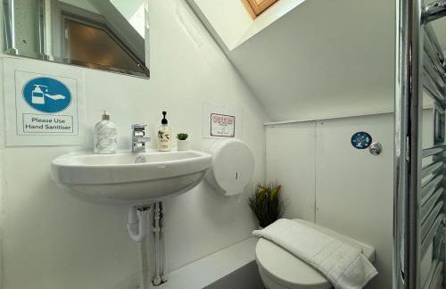 Beautiful 5-Bed East Sussex Home with Hot Tub - Foto 40