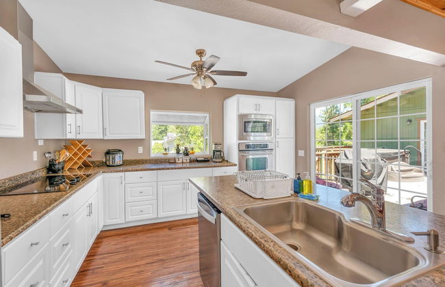 Immersed in Nature! Manzanita Cabin W/hot Tub - Foto 11