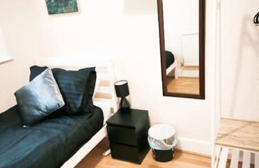 Spacious & Comfortable 4BR Retreat Sleeps 7, Perfect for Families & Professionals, Clark Property Estates - Foto 9