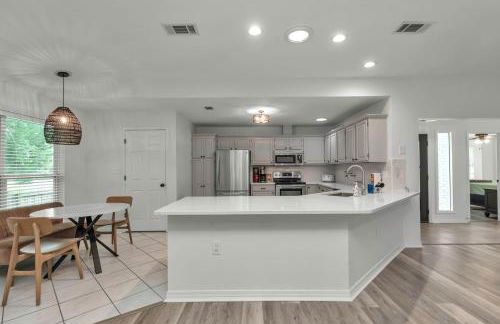 Boat House - Steps to Boat Ramp, Grill & 1 Mile to Beach - Foto 14