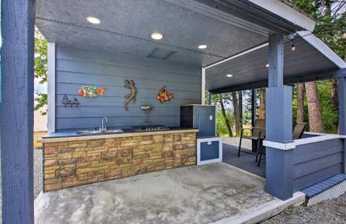 Eureka Tiny Home with Hot Tub and Community Beach! - Foto 25