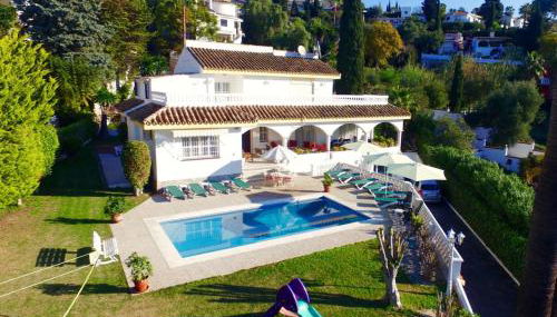 A lovely family villa with heated pool - Photo 1, Garden