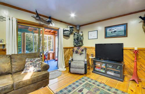 Rustic Searsport Cabin Loft and Sunroom on 10 Acres - Foto 5