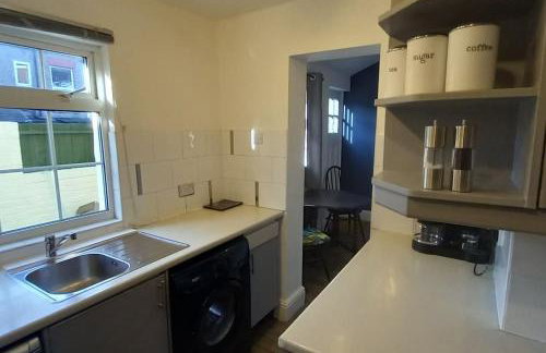 Peaceful Home from Home - Spacious 3 Bedroom House Accommodating 7 - Ideal for Families and Workers - Foto 20