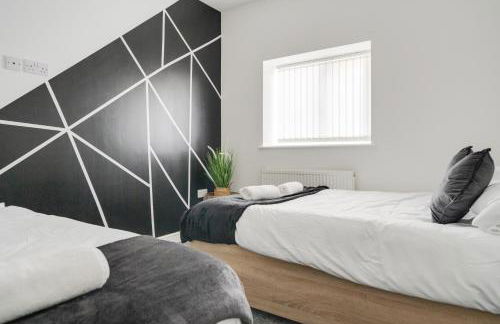 Huge Apartment - 8 Beds - Free Parking - Long Stays! - Foto 6