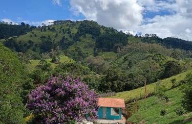 Chalé Som do Riacho e Chalé Riacho Sereno, com Hidromassagem e Lareira á 20 minutos de Gonçalves-MG - Photo 5