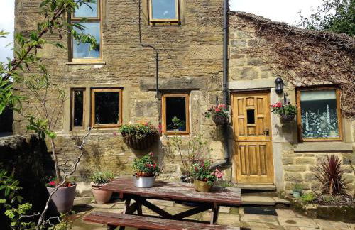 Bijou Cottage in Brontë Country with Wood-burning Stove & Hot Tub Spa - Foto 11