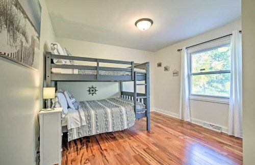 Lakefront Home with Game Room, Theater and Dock! - Foto 19