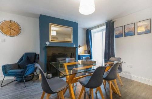 NEW! Stunning 2-Bed Home by Stay With Us, Ideal for Families, Sleeps 4! - Foto 12