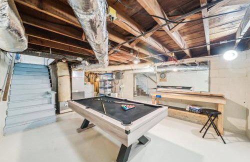 Hottub, Pool Table, Basketball, Firepit, Sleeps 8 - Photo 35