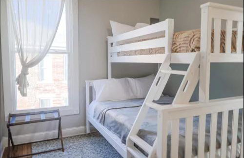 Spacious Home Downtown - Children's Hospital, Pets - Foto 36