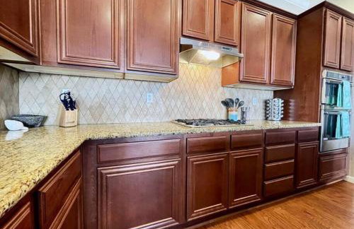 One Story Pet & Family Friendly Fireplace - Foto 11