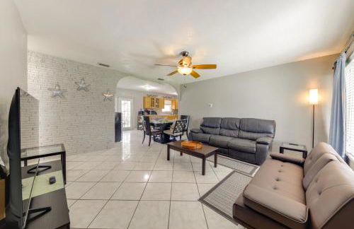 Fenced-In Yard Home 3 Mi to Hard Rock Stadium! - Photo 6