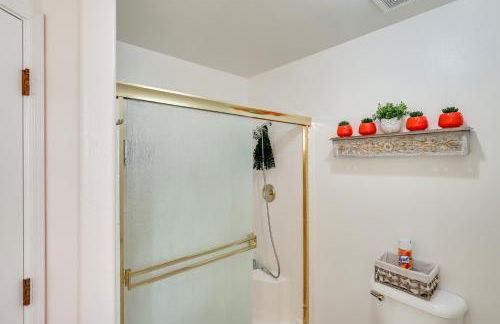 Kingman Family Home Yard, Grill and Room to Relax! - Photo 15