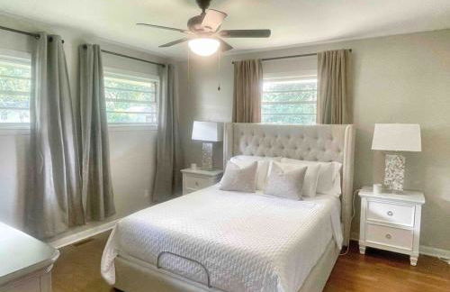 Decatur Home - Chic Comfort Family & Fun - Photo 19