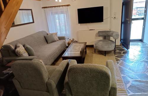 The Lady of the Lake - Photo 3