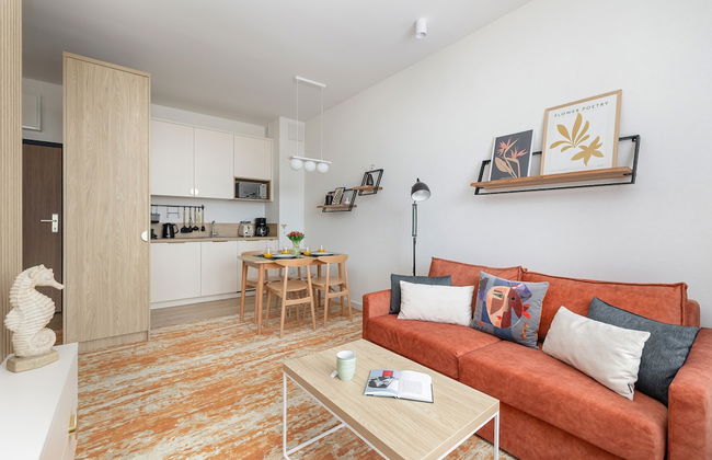 Bel Mare Apartment w/ Balcony by Renters - Foto 5