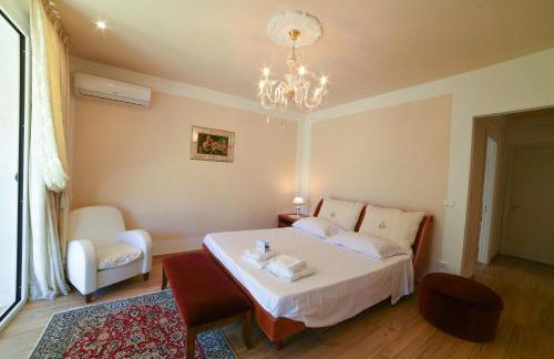 Villa Nina Luxury With Pool - Happy Rentals - Foto 26