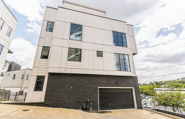 Chic Townhome for 10 W/rooftop - Foto 29