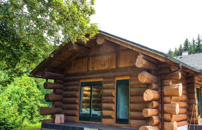 Spacious Holiday Home With Internet - Photo 1