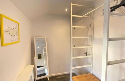 The Cwtch, Log Fire, Sleeps 6, Nr Zip World, Brecon and Bike Park Wales - Photo 60