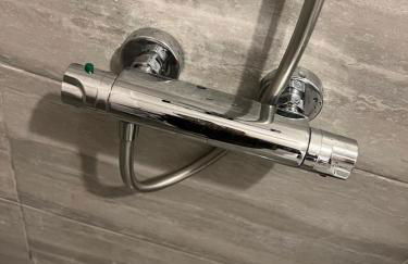 Entire -4 Bedrooms Detached House with Driveway - Foto 17