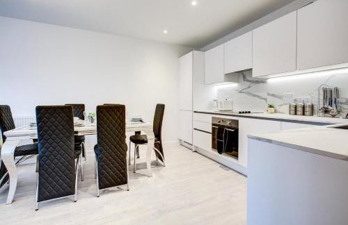 2BR Flat - Walk to Elizabeth Line - Free Parking - Foto 20