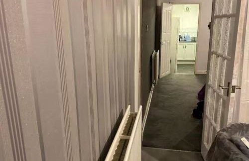 Cosy 2 Bed House - Sleeps 3 Parking & Garden - Foto 17