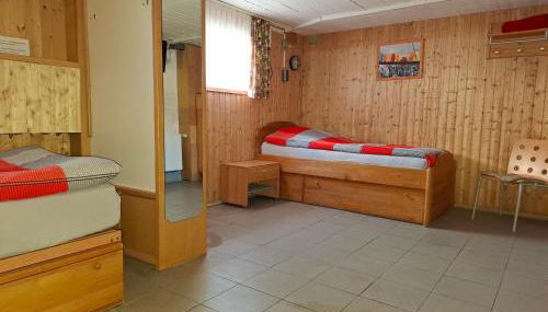 Gästezimmer Monika für Radtouristen, Geschäftsreisende und Monteure mit eigenem Bad im Souterrain - Foto 1