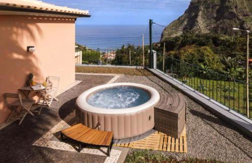 Casa da Fajã do Amo by An Island Apart - Foto 1