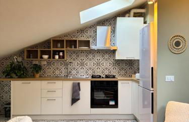 Maison Mezzanotte Mansarda Chic in Centro con Parcheggio Privato - Foto 10