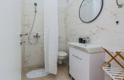 Gorgeous Home In Popovici With Wifi - Photo 30