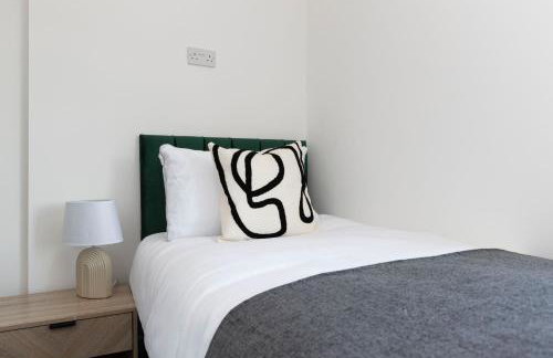 Contractor-Friendly 4-Bed 2-Bath Apartment, fast WiFi, central Redcar - Foto 5