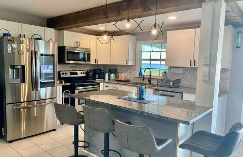 Cedar creek lake front home with Gorgeous Sunset - Foto 10