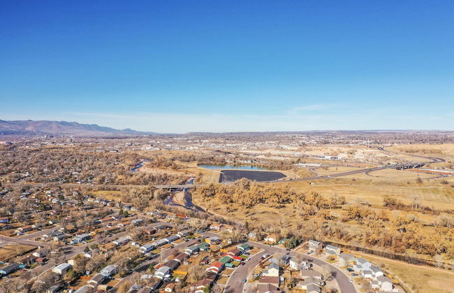 South Side COS & Ft. Carson Value Stay! Dogs OK! - Foto 30