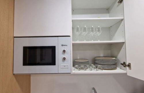 casa y piscina en un parque natural - Photo 29