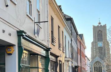 Charming 1 bed loft in 16C house in city centre - Foto 9