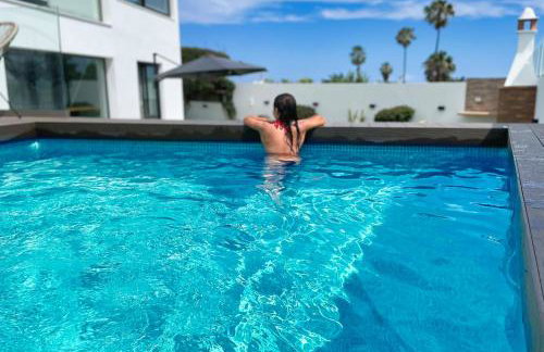 Villa Brisamar mit Meerblick und beheiztem Pool - Foto 3