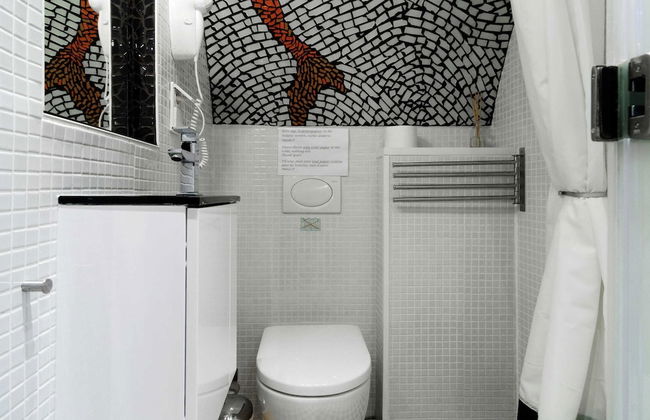 Contemporary Apartment in Kreuzberg, Berlin - Photo 13