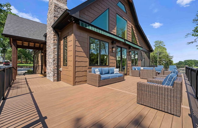 Black Bear Lodge by Avantstay Lakefront Dock Pool Theater Sleeps 20 - Foto 56