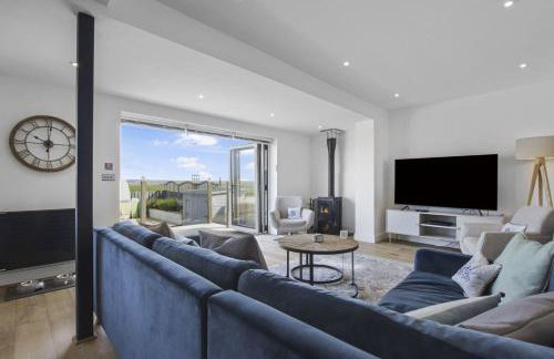 Luxury 4 bed beachside home with coastal views - Foto 2