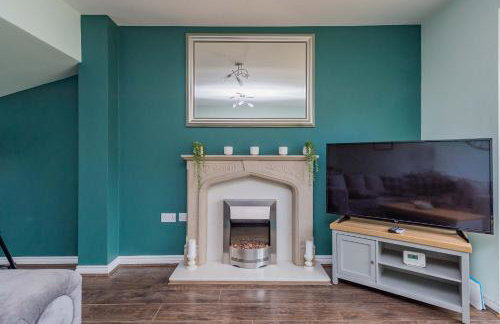 Central Townhouse Tipton - Sleeps 8 - Ideal for Contractors & Families - Foto 6