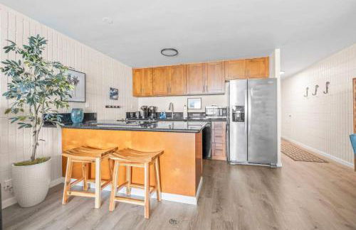 Condo on Beach with AC - Photo 12