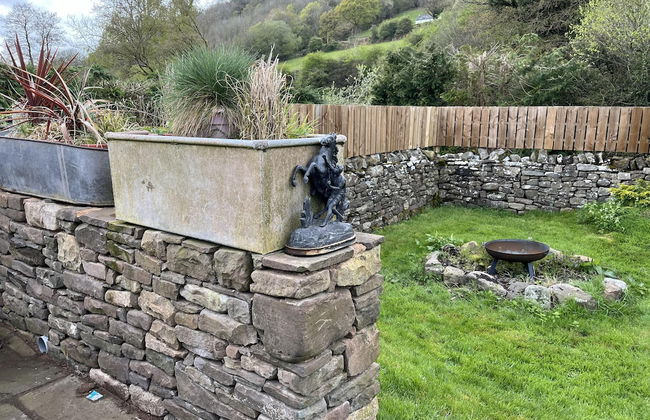 1 Bed Converted Railway Wagon Near Crickhowell - Foto 14