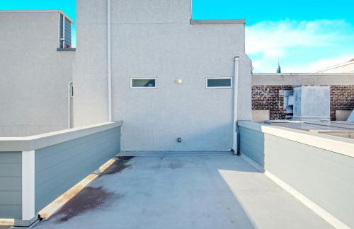 Spacious Oasis - Parking, Private Patio & Roofdeck - Foto 33