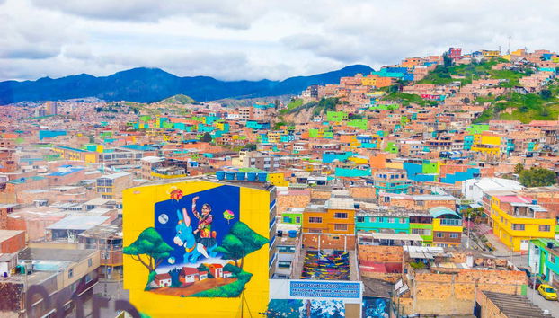 Os murais de Mirador El Paraíso vistos do teleférico