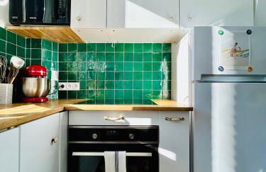 Paris rooftop retreat with sunny balcony - Foto 7